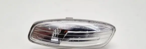 Citroen C4 I Picasso Front fender indicator light 9680005180