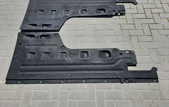 Maserati GranTurismo II Side bottom protection 670158813