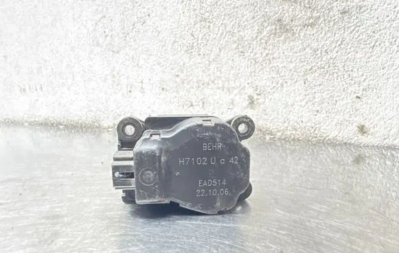 Opel Zafira B Interior fan control switch H7102UA42 EAD514 221006