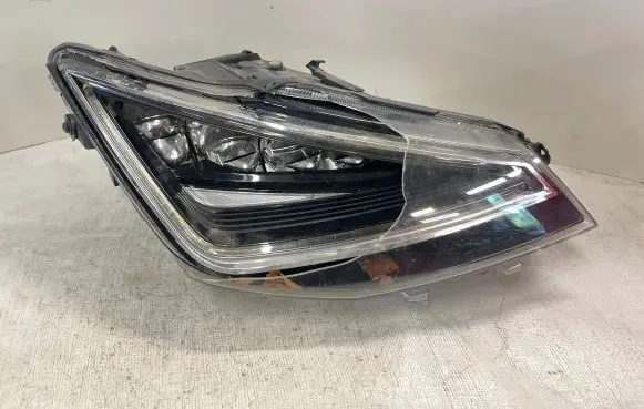 Seat Ibiza V (KJ) Headlight/headlamp 6F1941008C 90120773
