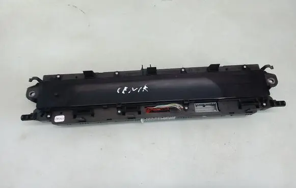 Speedometer (instrument cluster)