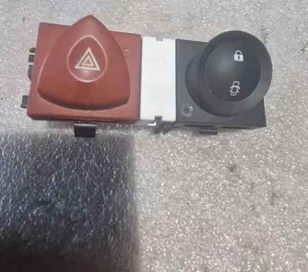 Renault Megane II Hazard light switch 8200095493 8200107808