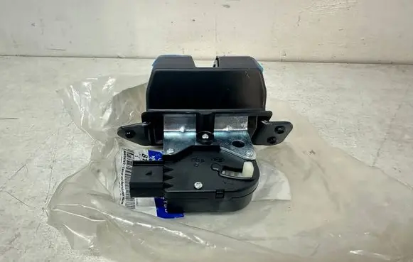 Hyundai i40 Tailgate/trunk/boot lock/catch/latch 812303Z000