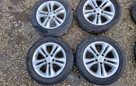 Nissan Qashqai R17 alloy rim 40300BR07A