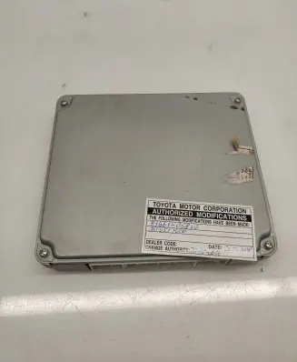 Toyota Avensis T250 Engine control unit/module 8966105820 1758007372 MB1758007372