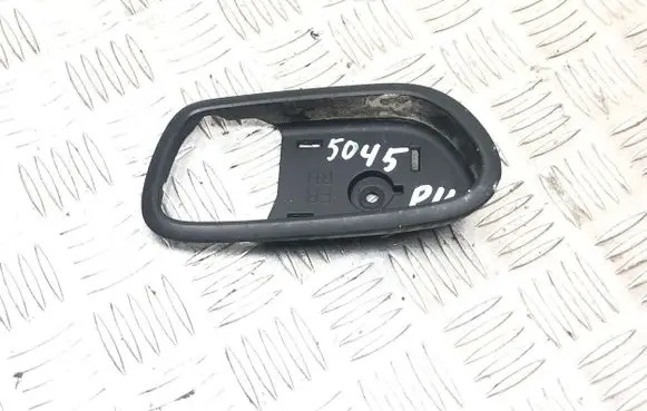 KIA Carens III Front door interior handle trim 82621A4000