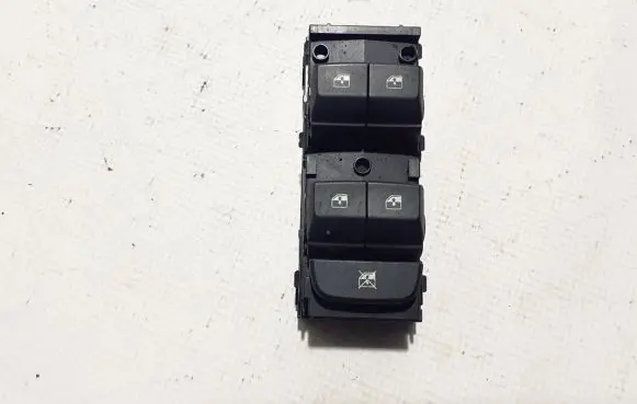 KIA Xceed Electric window control switch 93570J7000
