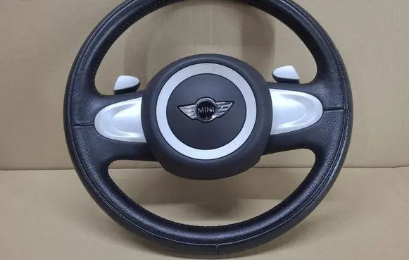 Mini One - Cooper Coupe R56 Steering wheel 83032129