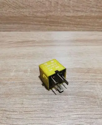 BMW 5 E34 Other relay 1390383 22210514