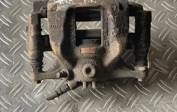 Renault Trafic III (X82) Front brake caliper