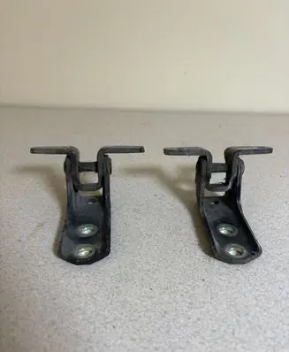 Mitsubishi Outlander Front door upper hinge