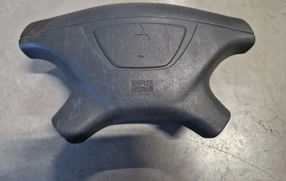 Mitsubishi Pajero Sport I Steering wheel airbag