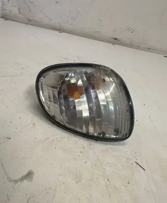 Toyota Corolla E110 Front indicator light E130338