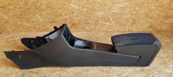 Volkswagen PASSAT B6 Armrest 3C1863045