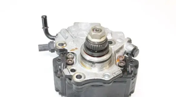 Mercedes-Benz SLK R172 Fuel injection high pressure pump A6510701701