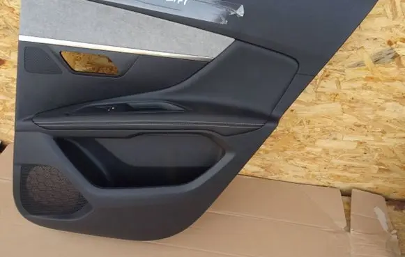 Peugeot 3008 II Coupe rear side trim panel 