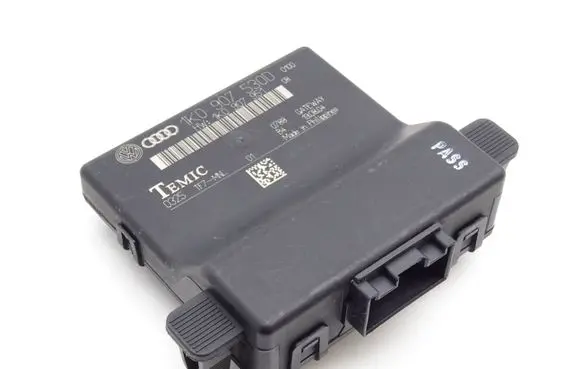 Audi A3 S3 8P Gateway control module 1K0907530D