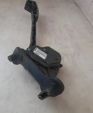 Volvo S60 Accelerator throttle pedal 30636004