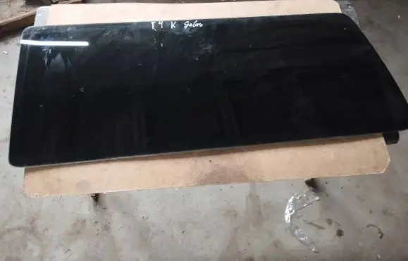 Volkswagen Multivan T4 Rear side window 43R001025 124130