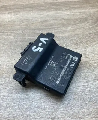 Volkswagen Golf Plus Gateway control module 1K0907530E 1K0907951