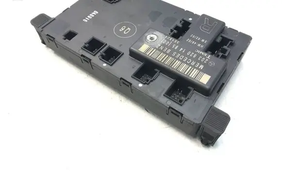 Mercedes-Benz C W203 Door control unit/module 2038201485 A2038201485 K1527