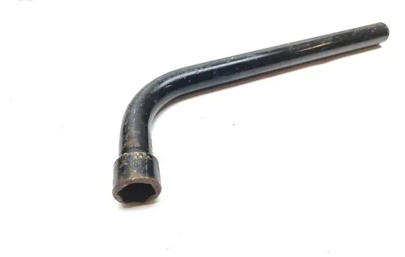 Nissan Navara D23 Wheel nut wrench 