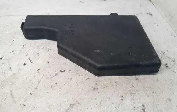 Toyota Prius (XW20) Fuse box cover 8644YA1