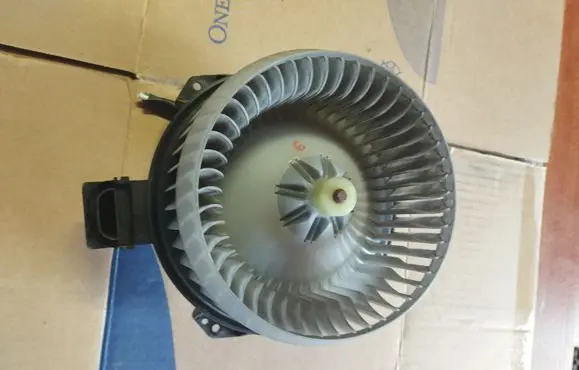 Honda CR-V Heater fan/blower AV2727005060