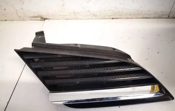 Nissan Primera Front grill 62320au300