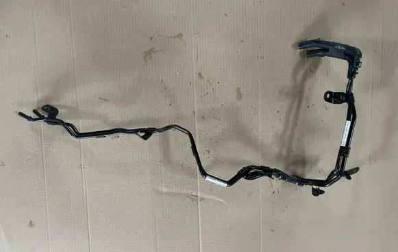 Volkswagen Transporter - Caravelle T6 Engine coolant pipe/hose 7E0121065BR 7E0121065BQ