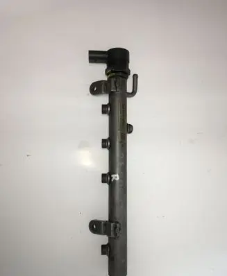 Jeep Grand Cherokee (WK) Fuel main line pipe A6420700695002 A6110780449