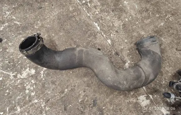 Audi A4 S4 B8 8K Intercooler hose/pipe 8K0145738M