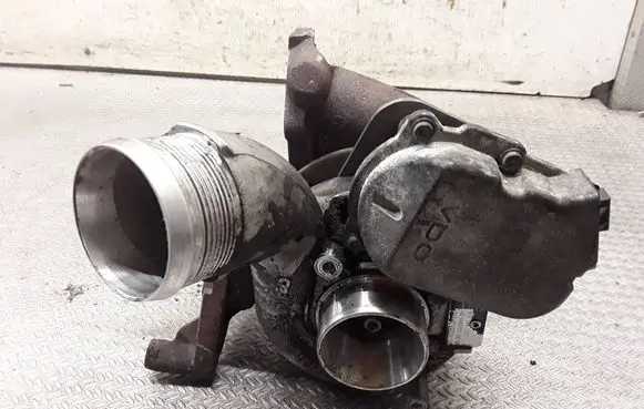 Audi A6 S6 C6 4F Turbo 059145702T