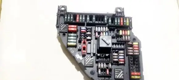 BMW 5 GT F07 Fuse box set 923442301 2-1703345-2