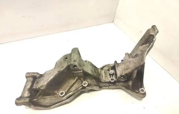 Volvo V60 Generator/alternator bracket 31367268