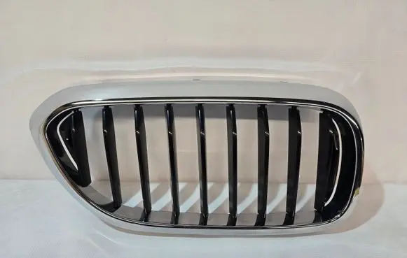 BMW 5 G30 G31 G38 Front bumper upper radiator grill 7383520
