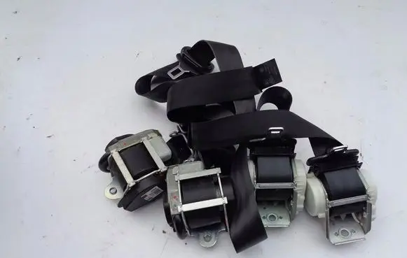Ford Focus Front seatbelt PASYBEZPIECZESTWA