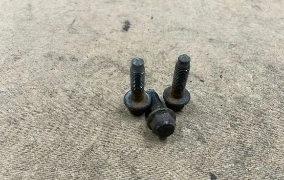 BMW 3 E46 Nuts/bolts 33326760386 6760386 33326774777