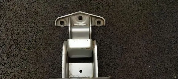 Opel Vivaro Loading door upper hinge 844009592R