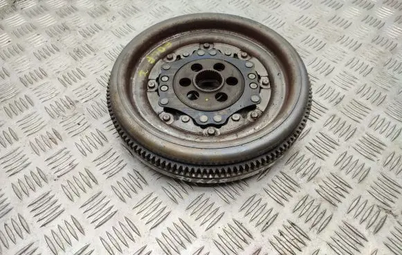 Volkswagen Golf VII Flywheel 03L105266AK