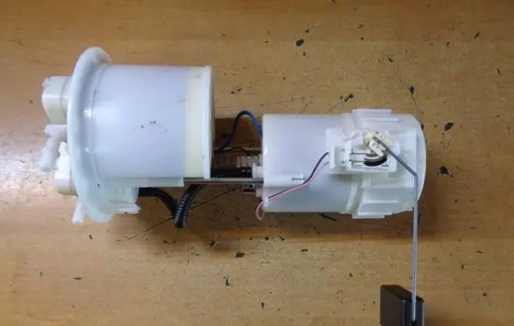 Toyota Aygo AB40 In-tank fuel pump 770200H040 A172