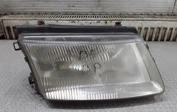 Volkswagen PASSAT B5 Headlight/headlamp