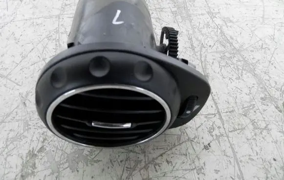 Alfa Romeo 147 Dash center air vent grill 