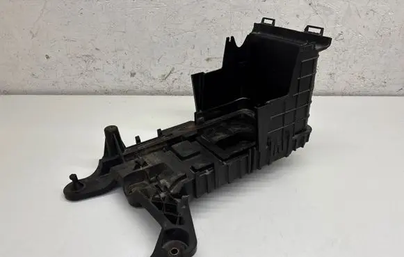 Skoda Octavia Mk2 (1Z) Battery tray 1K0915333H