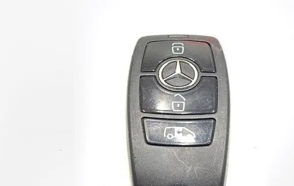 Mercedes-Benz Sprinter W907 W910 Ignition key/card A9079053008