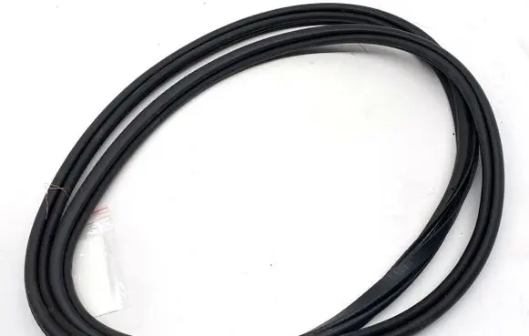Volvo S90, V90 Rubber seal front door (on door) 
