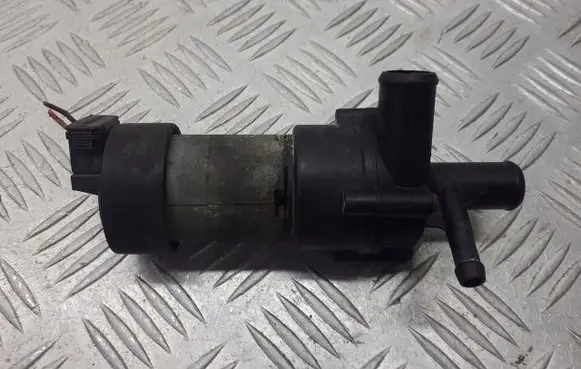 Mercedes-Benz 200 300 W123 Water pump 0392020077