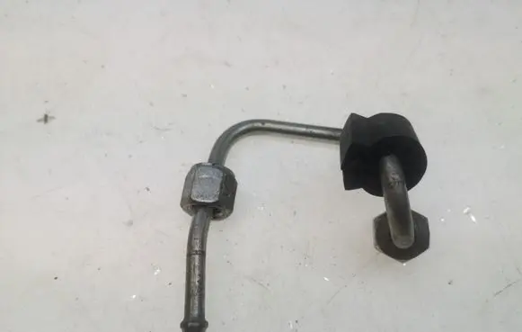 Volkswagen Golf VI Fuel injector supply line/pipe V230 MC0 301F