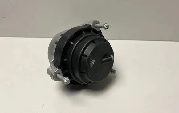 BMW X3 G01 Engine mount bracket 6860500