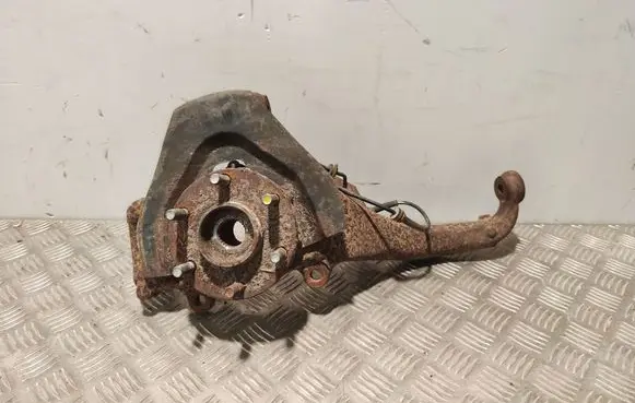 Nissan Navara D40 Front wheel hub spindle knuckle